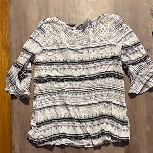 Mudd Black and White Patterned Blouse